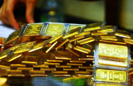 Giá vàng thế giới tiếp tục tăng, vàng SJC ngược chiều giảm mạnh