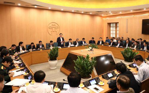 Bí thư Thành ủy Vương Đình Huệ: Người dân không nên lo lắng quá mức, tin tưởng vào biện pháp phòng chống dịch của TP