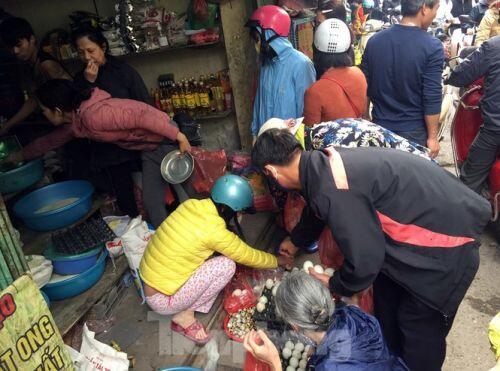 Chợ cóc cháy hàng sau thông tin ca mắc Covid-19 ở Hà Nội