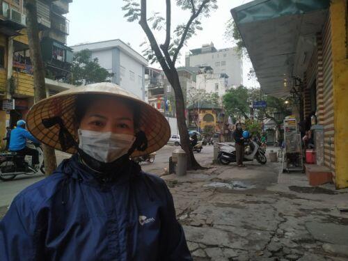 Điểm nóng Covid-19 tại Hà Nội: Hàng quán đóng cửa, phố xá vắng hoe