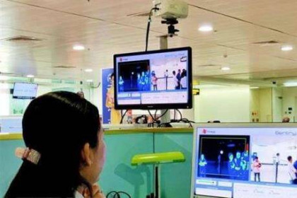 Dịch COVID-19: Việt Nam áp dụng khai báo y tế với tất cả các hành khách đến
