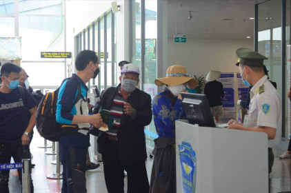 Hai lần khách nhiễm dịch Covid-19 “lọt” qua sân bay Nội Bài: Ai chịu trách nhiệm?