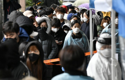 Hàn Quốc ghi nhận thêm 242 ca nhiễm COVID-19