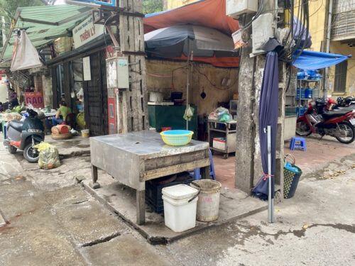 Nhiều 'chợ cóc' ở Hà Nội dừng hoạt động vì covid-19