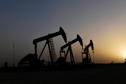 Toan tính giá dầu của Ả Rập Xê Út: tuyên chiến để không phải chiến
