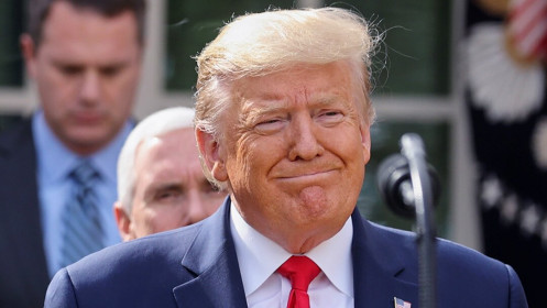 Tổng thống Trump nói không có triệu chứng nhưng sẽ xét nghiệm COVID-19