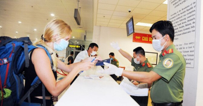 Việt Nam tạm dừng nhập cảnh với du khách từ khối Schengen, Anh và Bắc Ireland