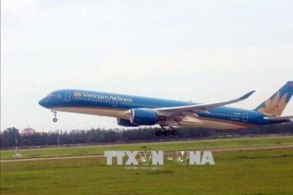 Dịch COVID-19: Vietnam Airlines vẫn vận chuyển khách là người Việt từ châu Âu về Việt Nam