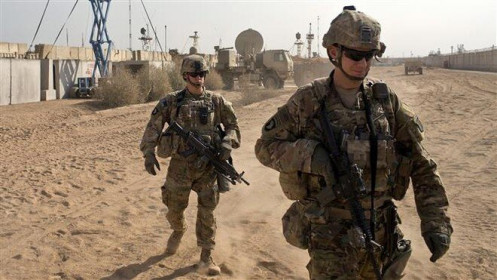 Nóng: Căn cứ Mỹ ở Iraq lại bị hàng chục tên lửa tấn công, thương vong chưa rõ