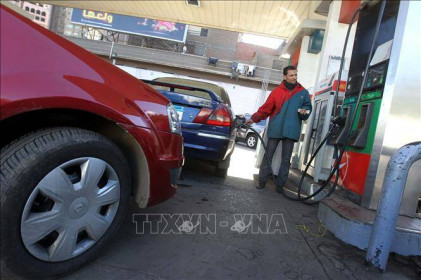 Giá dầu giảm xuống mức thấp nhất trong 9 năm