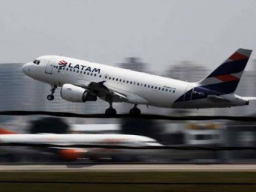 Hãng hàng không LATAM giảm 70% hoạt động do dịch COVID-19