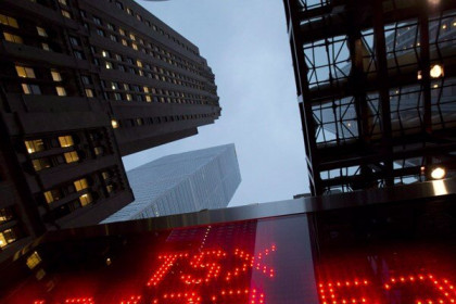 Thị trường chứng khoán Canada chạm “đáy” của 4 năm qua
