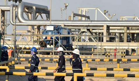 Saudi Arabia tiếp tục lao sâu vào cuộc chiến giá dầu với Nga