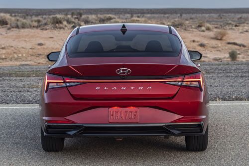 Hyundai Elantra 2021 ra mắt: ‘Lột xác’, siêu tiết kiệm xăng, đe dọa Mazda3, Toyota Corolla, Honda Civic