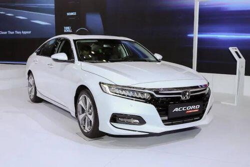 4 xe hạng D bán chạy nhất tháng 2/2020: Toyota Camry đầu bảng