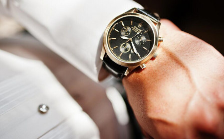 Rolex đóng cửa tất cả các nhà máy, ngành công nghiệp đồng hồ Thụy Sỹ
