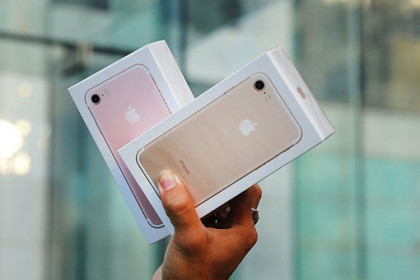iPhone 7 giảm giá 'sập sàn'