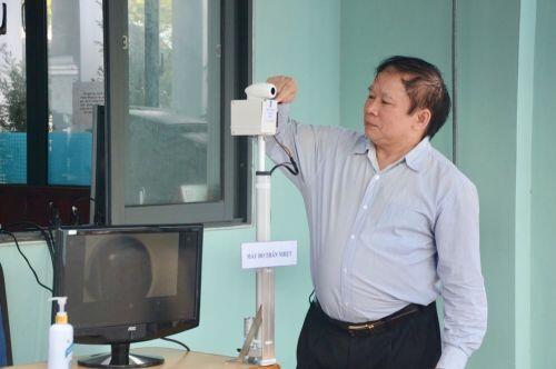 Đại học Đà Nẵng chế tạo thành công hệ thống đo thân nhiệt từ xa với giá siêu rẻ