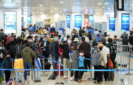 Cập nhật 14h ngày 22/3: hơn 2.100 người về từ vùng dịch Covid 19 nhập cảnh sân bay Nội Bài, nhiều nước áp dụng biện pháp chống dịch lây lan