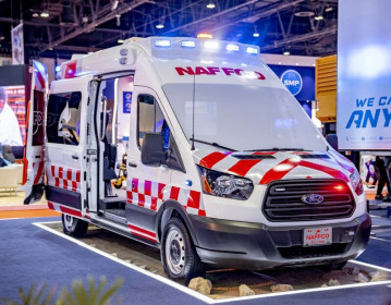 Doanh số xe Transit của Ford tăng mạnh ở Trung Đông nhờ được hoán cải thành xe cứu thương