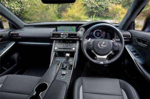 Cận cảnh Lexus IS Black Line Special: Giới hạn 150 chiếc, giá hơn 1 tỷ đồng