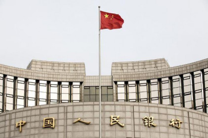 Trung Quốc hạ lãi suất, bơm 7 tỷ USD vào hệ thống ngân hàng