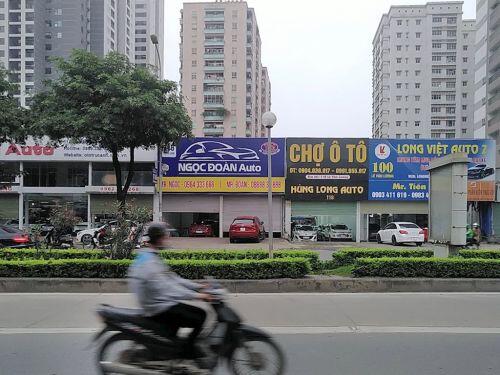 Showroom, đại lý bán xe đồng loạt đóng cửa, thị trường ô tô Hà Nội “đóng băng”