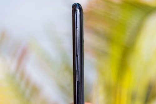 Cận cảnh Samsung Galaxy M21 giá 5,49 triệu tại Việt Nam