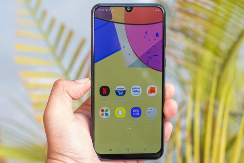 Cận cảnh Samsung Galaxy M21 giá 5,49 triệu tại Việt Nam