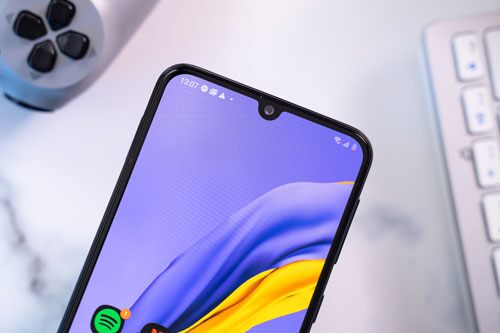 Cận cảnh Samsung Galaxy M21 giá 5,49 triệu tại Việt Nam