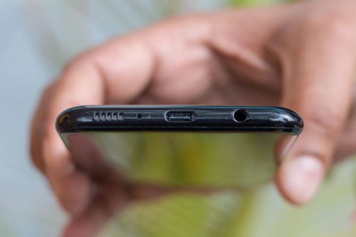 Cận cảnh Samsung Galaxy M21 giá 5,49 triệu tại Việt Nam