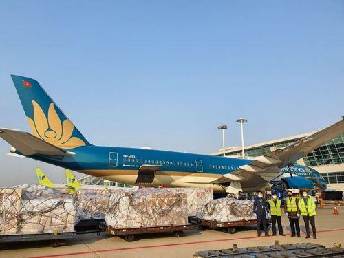Máy bay đỗ la liệt sân bay Nội Bài, Tân Sơn Nhất do dịch COVID-19