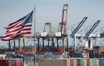 Thâm hụt thương mại hàng hóa giữa Mỹ với Trung Quốc giảm gần 40%