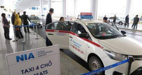 Sân bay Nội Bài tạm dừng triệt để hoạt động taxi, giải tỏa hành khách