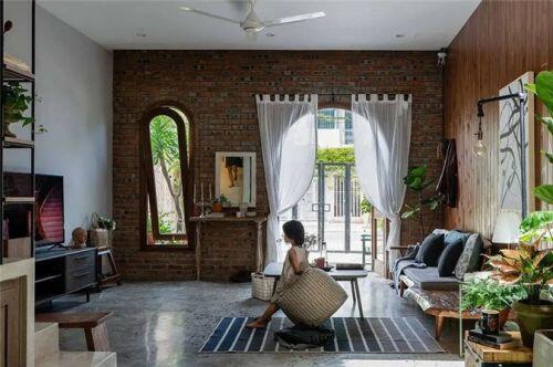 Ngôi nhà 3 tầng giữa lòng đô thị mang vẻ đẹp 'bình yên', ấm cúng