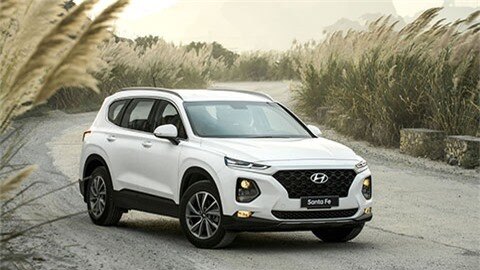Hyundai Santa Fe giảm giá sốc, quyết đấu Toyota Fortuner, Ford Everest