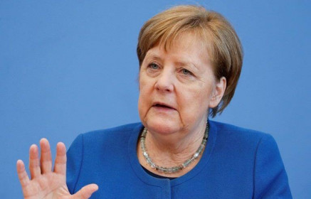 Thủ tướng Merkel kêu gọi châu Âu phải "tự chủ" trong sản xuất khẩu trang