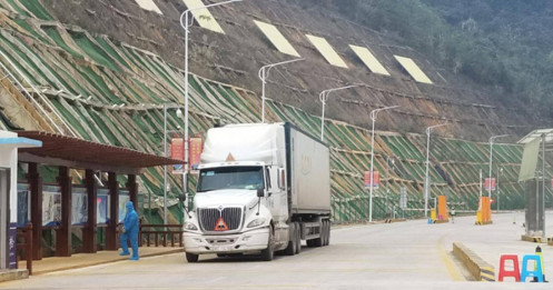 Trung Quốc kiểm soát chặt, xuất khẩu qua các cửa khẩu Lạng Sơn tiếp tục gặp khó