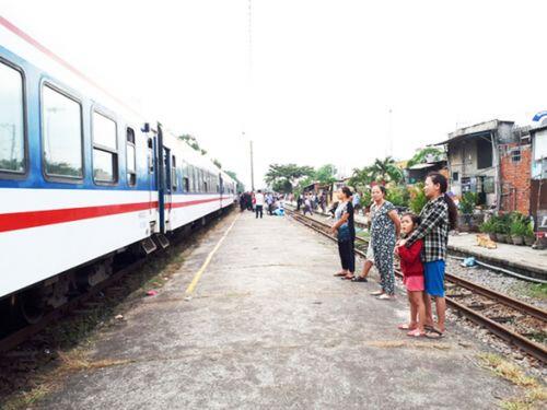 Chỉ đạo hạn chế bán vé xe lửa Hà Nội, Sài Gòn đến ga Tam Kỳ
