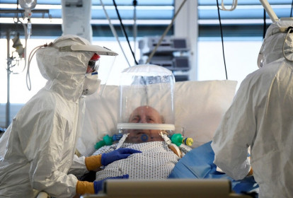 Ý: 101 bác sĩ tử vong vì Covid-19, bệnh nhân 2 tháng tuổi hồi phục