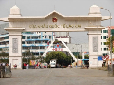 Bộ Công Thương đề nghị điều chỉnh “nhịp độ” đưa hàng lên biên giới