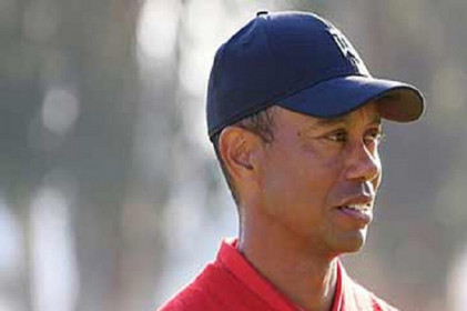 Tỷ phú USD Tiger Woods dính vụ kiện trên trời rơi xuống