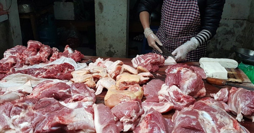 Giá thịt lợn khó giảm vì… khan nguyên liệu, cổ phiếu “tăng nóng”