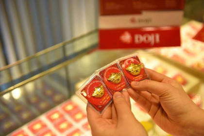 Giá vàng hôm nay 19/4: Dân lạc quan, vàng mất thế
