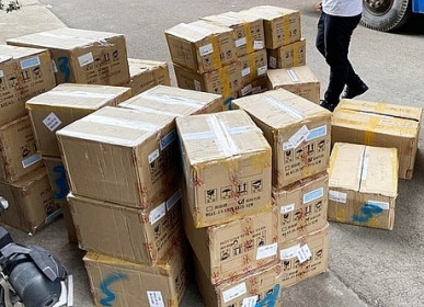 TP HCM: Phát hiện kho 5.000 hộp mỹ phẩm Trung Quốc nhập lậu