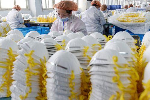 Bên trong thế giới 'cầm vali tiền canh nhà máy' ở Trung Quốc