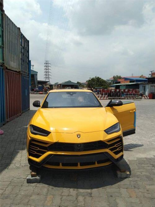 Ngắm Lamborghini Urus 4 chỗ đầu tiên về Việt Nam