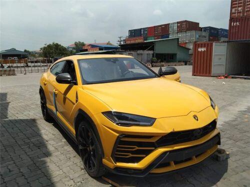 Ngắm Lamborghini Urus 4 chỗ đầu tiên về Việt Nam