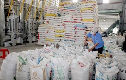Hải quan 'loại' 22 doanh nghiệp đăng ký xuất khẩu gạo hồi lại tháng Tư