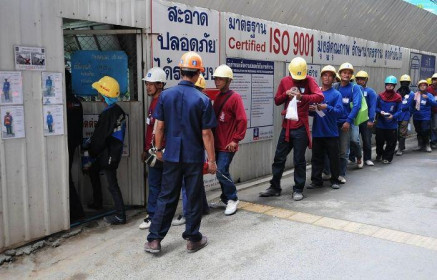 Nguy cơ lây nhiễm Covid-19 tiềm ẩn ở ASEAN từ dòng lao động di cư